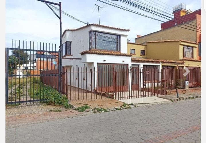 Casa en venta Cundinamarca Chía Br Santa Rita 170 m2 Habitaciones 6 Baños 3 Garajes 4 Precio $450000000