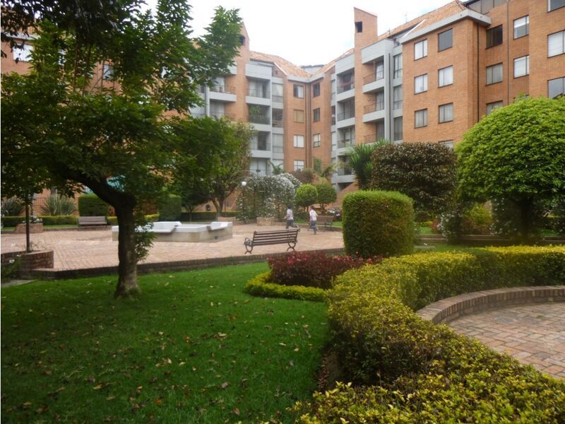 Apartamento en arriendo Cundinamarca Bogotá Estoril 92 m2 Habitaciones 3 Baños 3 Garajes 2 Precio $4800000