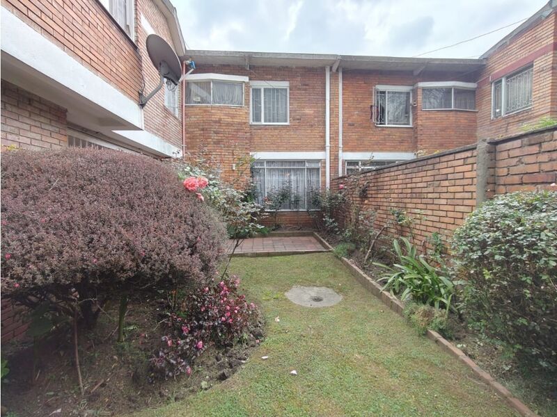 Casa en venta Cundinamarca Bogotá Paulo Vi 280 m2 Habitaciones 4 Baños 4 Garajes 2 Precio $1290000000