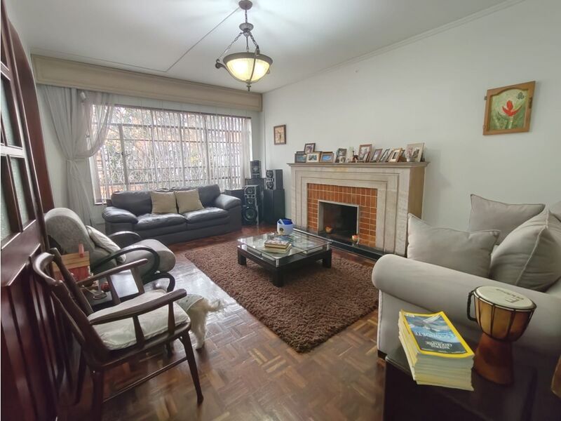 Casa en venta Cundinamarca Bogotá Baquero 406 m2 Habitaciones 5 Baños 3 Garajes 3 Precio $1420000000