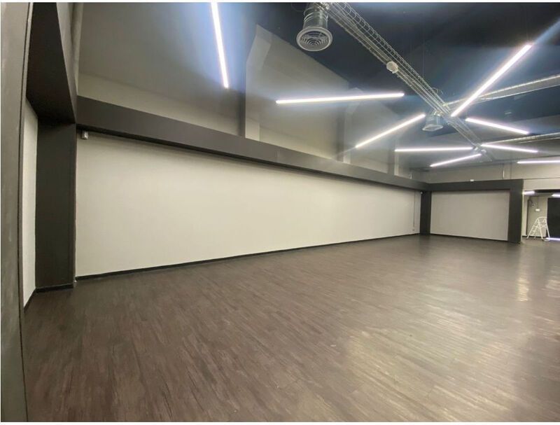 Bodega en venta Valle Del Cauca Cali Unidad Residencial Bueno Madrid 336 m2 Habitaciones 0 Baños 2 Garajes 0 Precio $1300000000