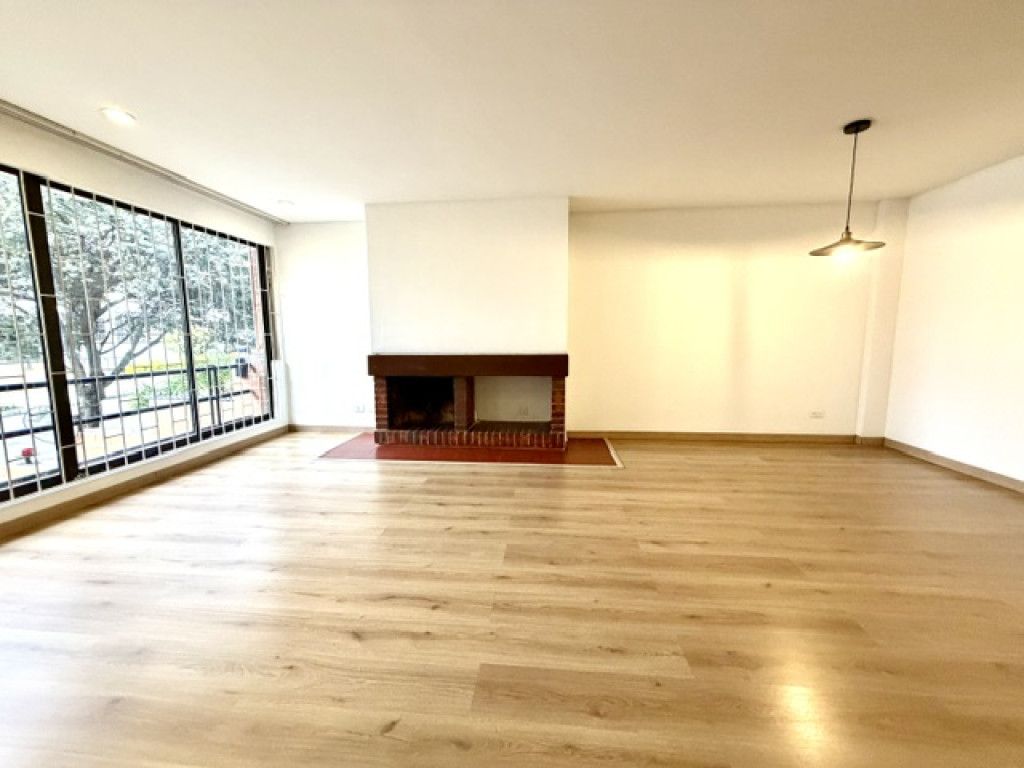 Apartamento en arriendo Cundinamarca Bogotá Santa Barbara Central 104 m2 Habitaciones 2 Baños 2 Garajes 1 Precio $4000000