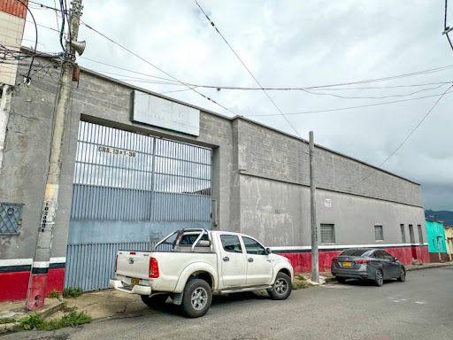 Bodega en arriendo o venta Santander Bucaramanga San Rafael 1700 m2 Habitaciones 0 Baños 3 Garajes 0 Precio venta $3910000000 Precio arriendo $17000000