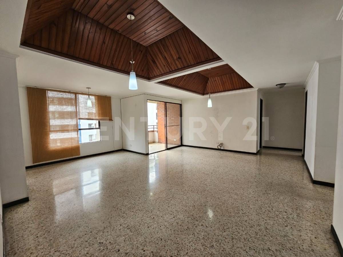 Apartamento en arriendo Valle Del Cauca Cali Conjunto Residencial Castilla 120 m2 Habitaciones 4 Baños 3 Garajes 4 Precio $3000000