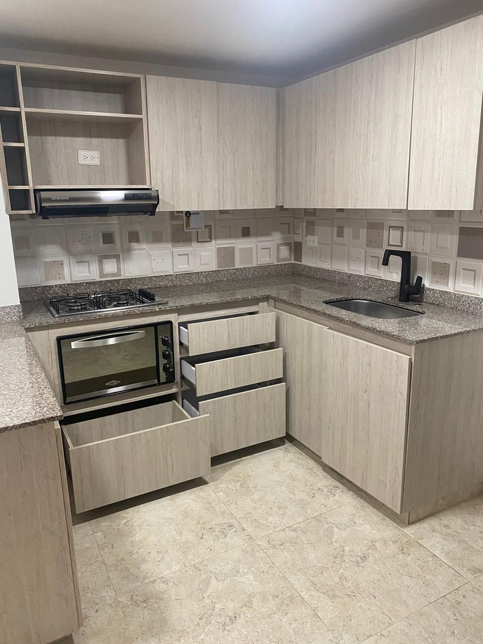 Apartamento en arriendo Antioquia Medellín La Gloria 65 m2 Habitaciones 2 Baños 2 Garajes 0 Precio $2200000