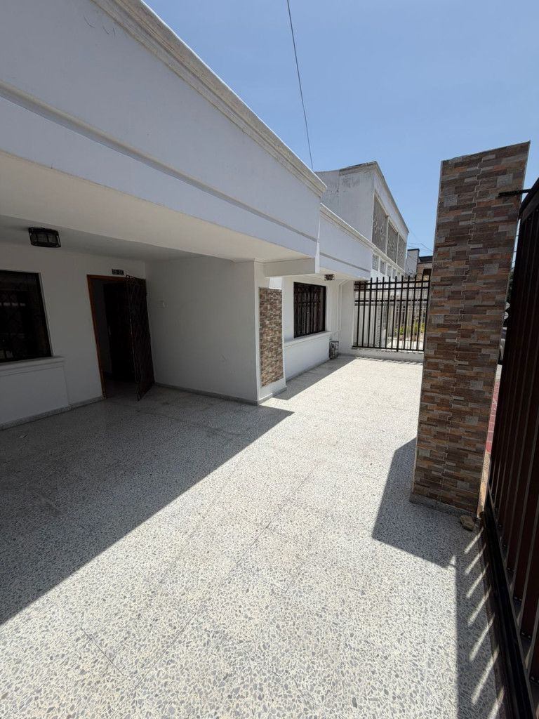 Casa en arriendo Atlántico Barranquilla Los Andes 276 m2 Habitaciones 5 Baños 2 Garajes 2 Precio $3500000