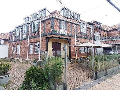Casa en arriendo Cundinamarca Bogotá Las Lomas 300 m2 Habitaciones 7 Baños 4 Garajes 0 Precio $12500000