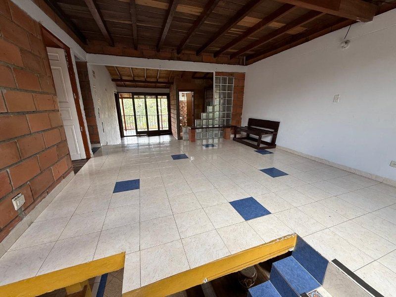 Casa en venta Antioquia Medellín Moravia 3400 m2 Habitaciones 6 Baños 4 Garajes 0 Precio $600000000