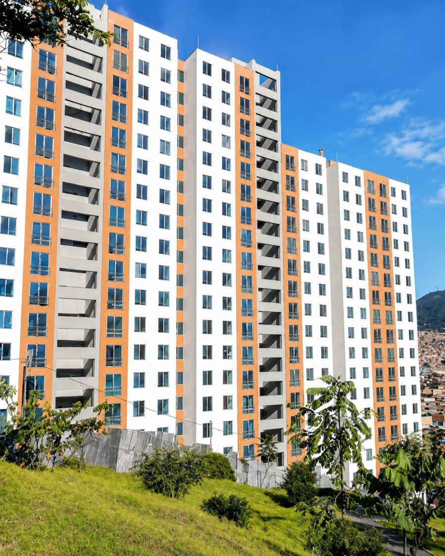 Apartamento en venta Cundinamarca Bogotá Las Lomas 45 m2 Habitaciones 3 Baños 2 Garajes 1 Precio $233000000