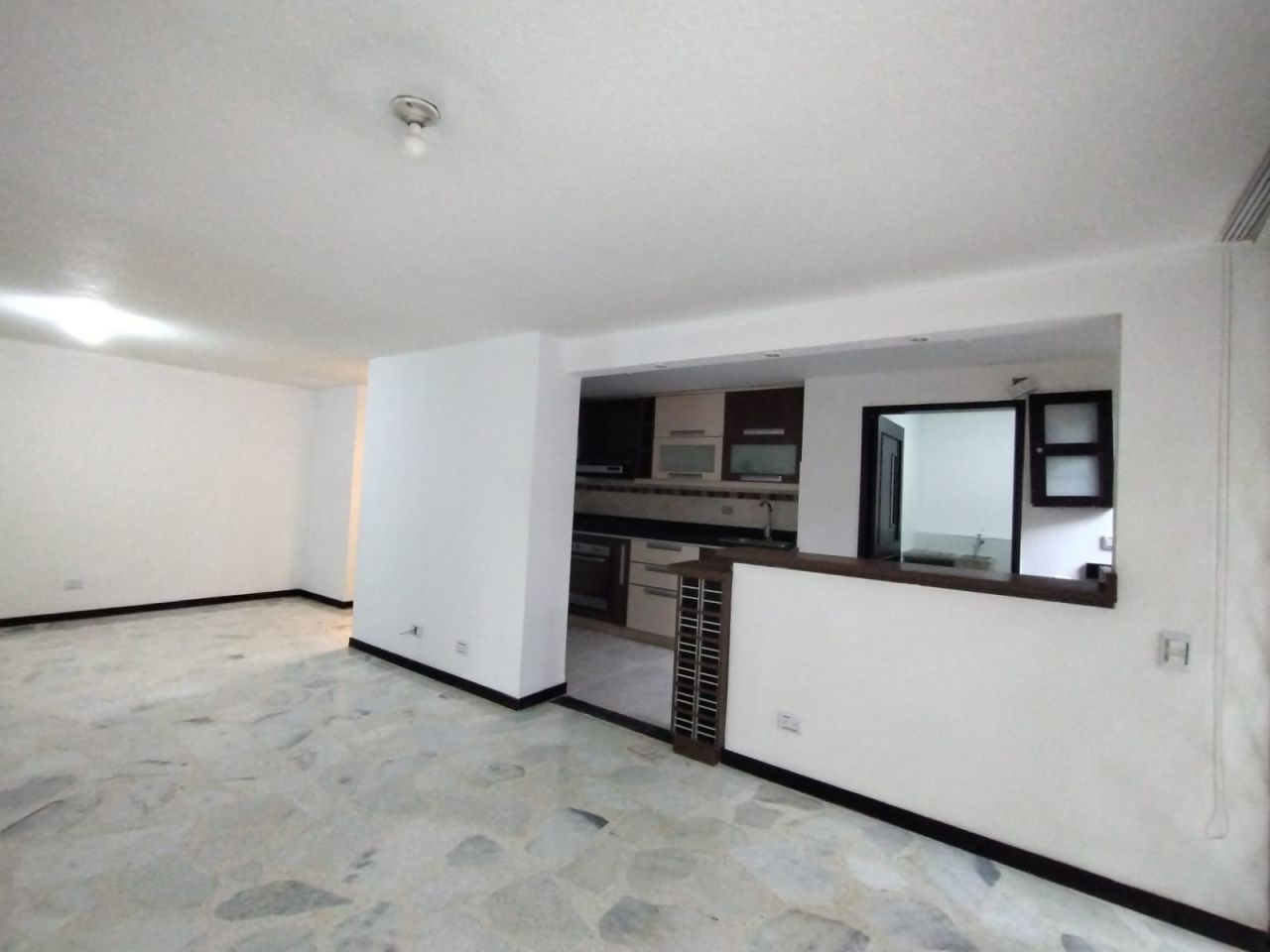 Apartamento en venta Valle Del Cauca Cali Los Portales - Nuevo Rey 104 m2 Habitaciones 3 Baños 3 Garajes 1 Precio $450000000
