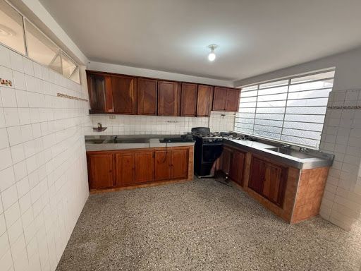 Casa en venta Antioquia Medellín Calasanz 398 m2 Habitaciones 10 Baños 4 Garajes 1 Precio $1200000000