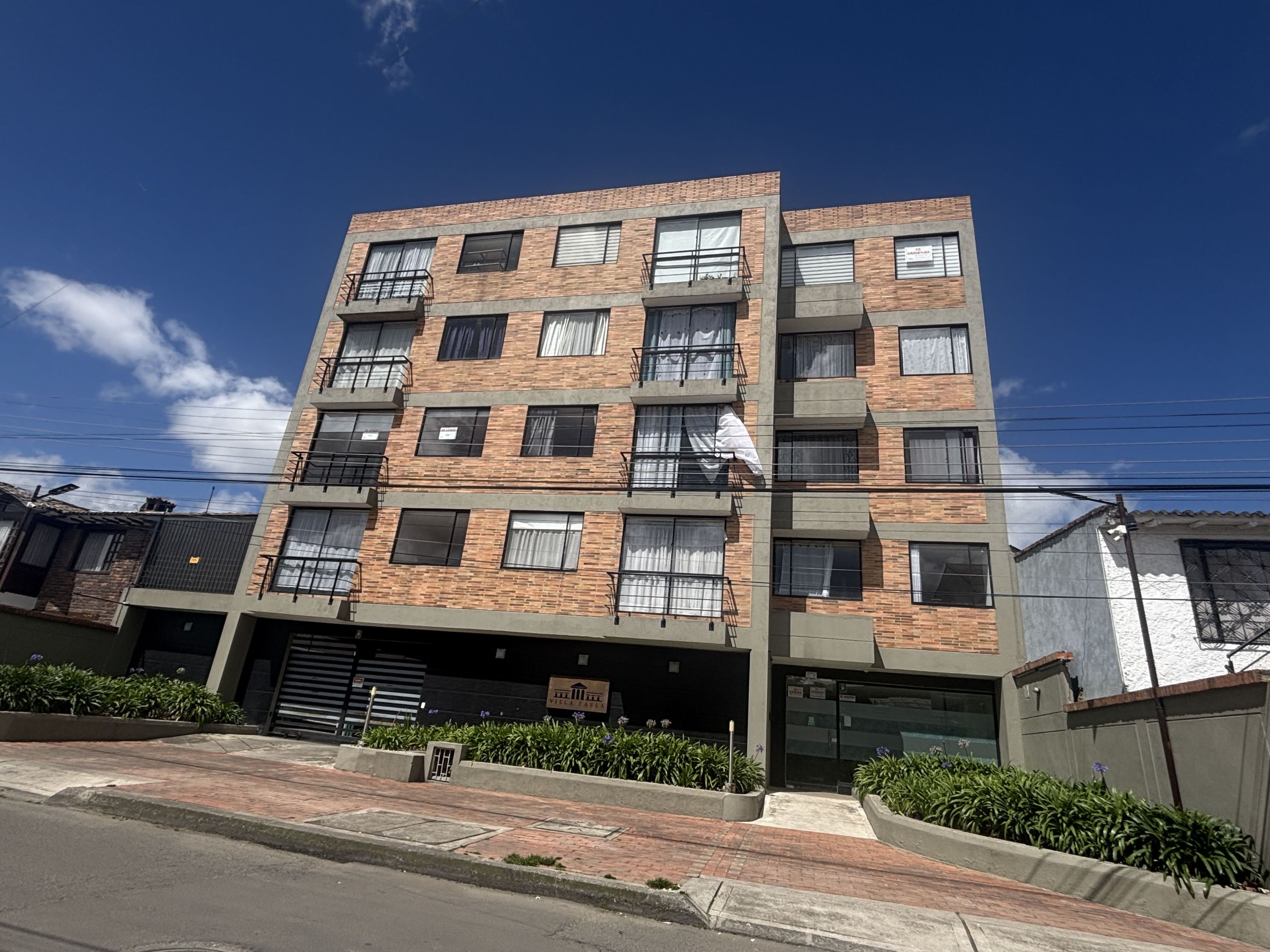 Apartamento en arriendo Cundinamarca Chía Santa Lucía 78 m2 Habitaciones 3 Baños 2 Garajes 1 Precio $2500000