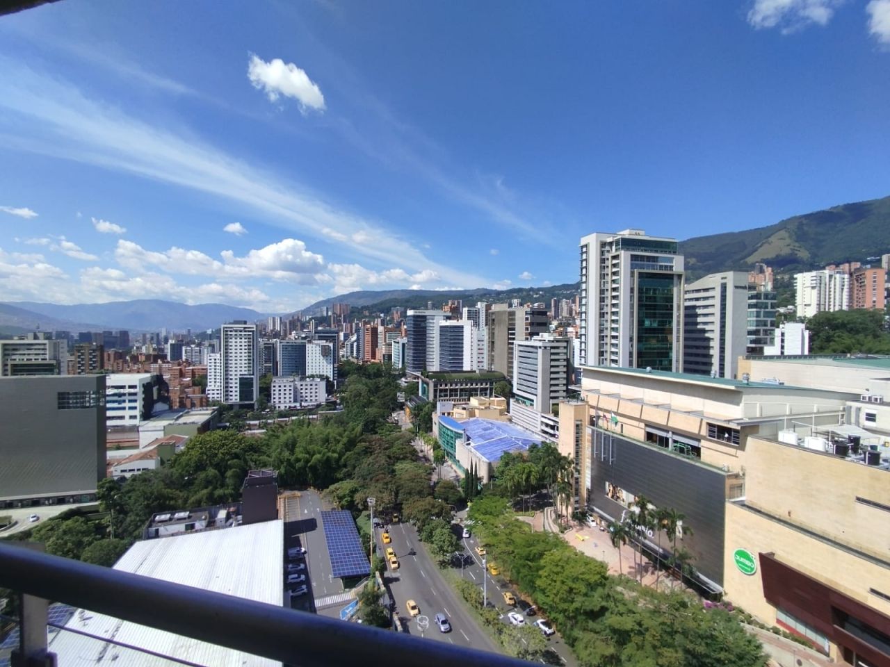 Apartaestudio en arriendo Antioquia Medellín La Aguacatala 57 m2 Habitaciones 1 Baños 2 Garajes 1 Precio $3500000