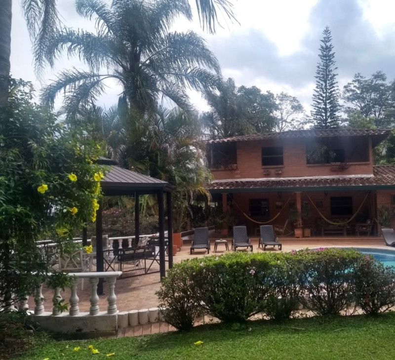 Casa Campestre en venta Antioquia Barbosa Barbosa 6400 m2 Habitaciones 5 Baños 4 Garajes 8 Precio $1600000000
