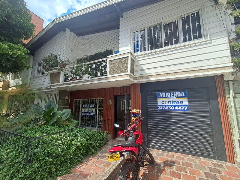 Casa en arriendo Antioquia Medellín Laureles 350 m2 Habitaciones 5 Baños 3 Garajes 1 Precio $6000000