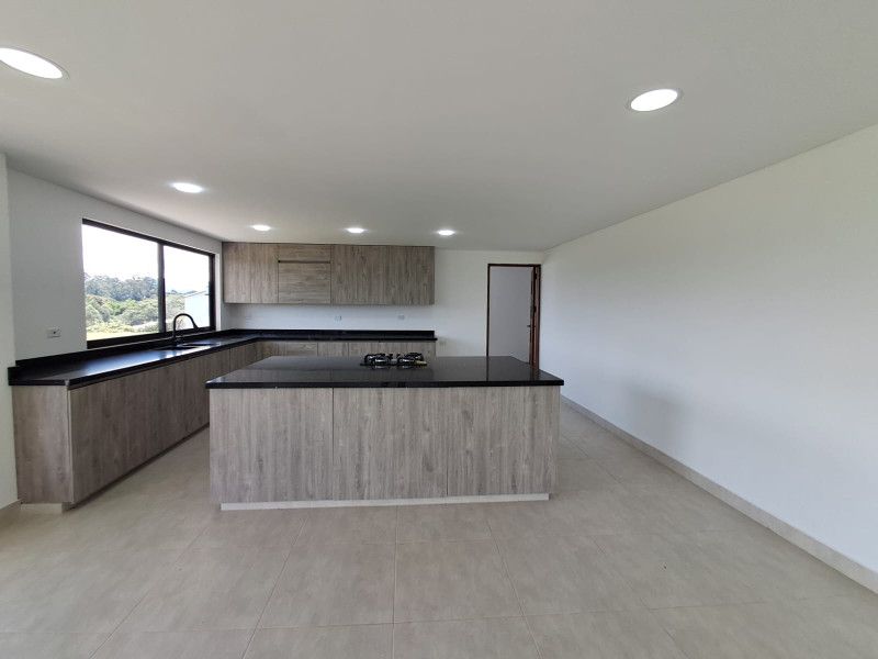 Casa Campestre en arriendo Antioquia El Carmen De Viboral El Carmen De Viboral 400 m2 Habitaciones 4 Baños 6 Garajes 0 Precio $12000000