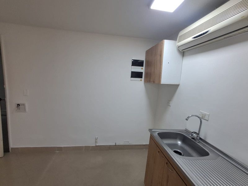 Oficina en arriendo Antioquia Medellín Urbanizacion Cedros De La Colina 38 m2 Habitaciones 0 Baños 0 Garajes 0 Precio $2200000