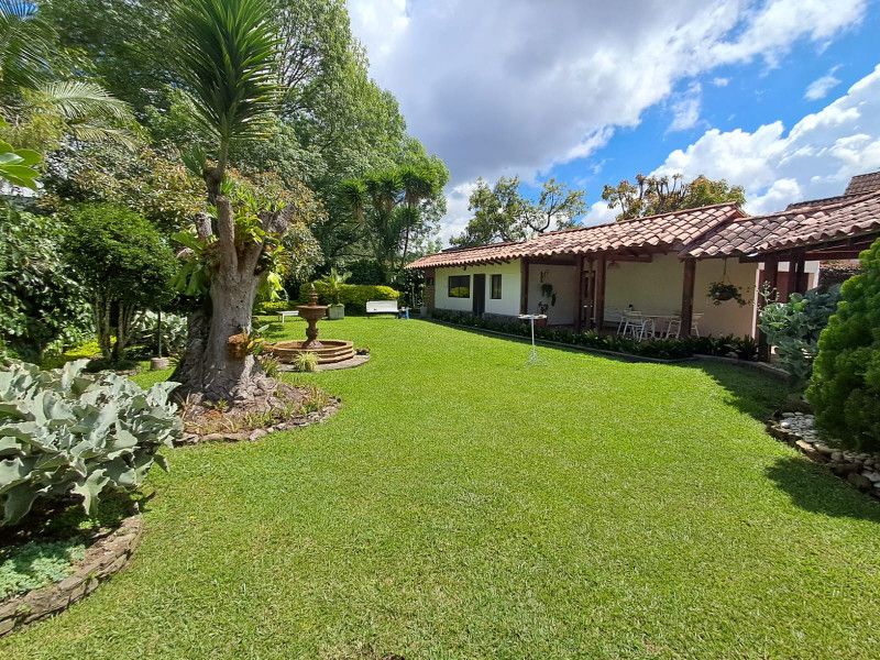 Casa Campestre en arriendo Antioquia Rionegro Gualanday 290 m2 Habitaciones 5 Baños 5 Garajes 2 Precio $10000000