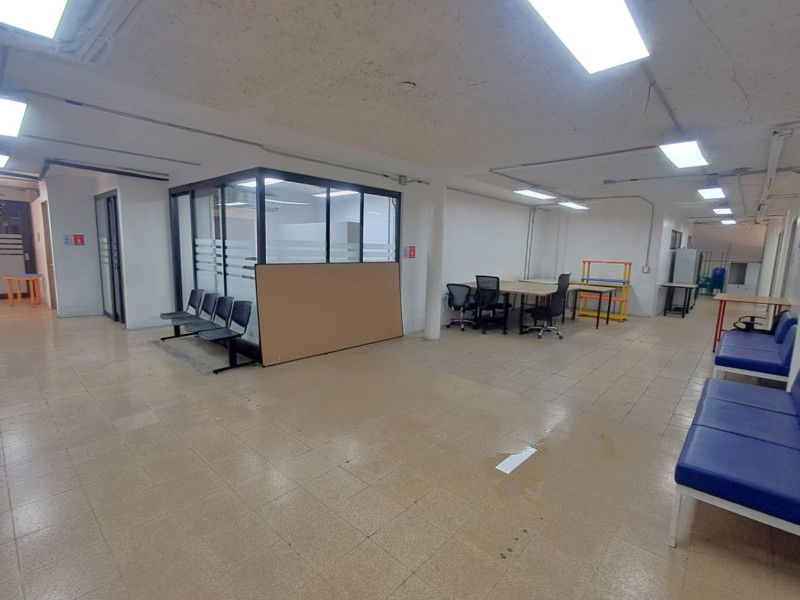 Local en arriendo Antioquia Medellín Belencito 964 m2 Habitaciones 0 Baños 14 Garajes 0 Precio $26000000