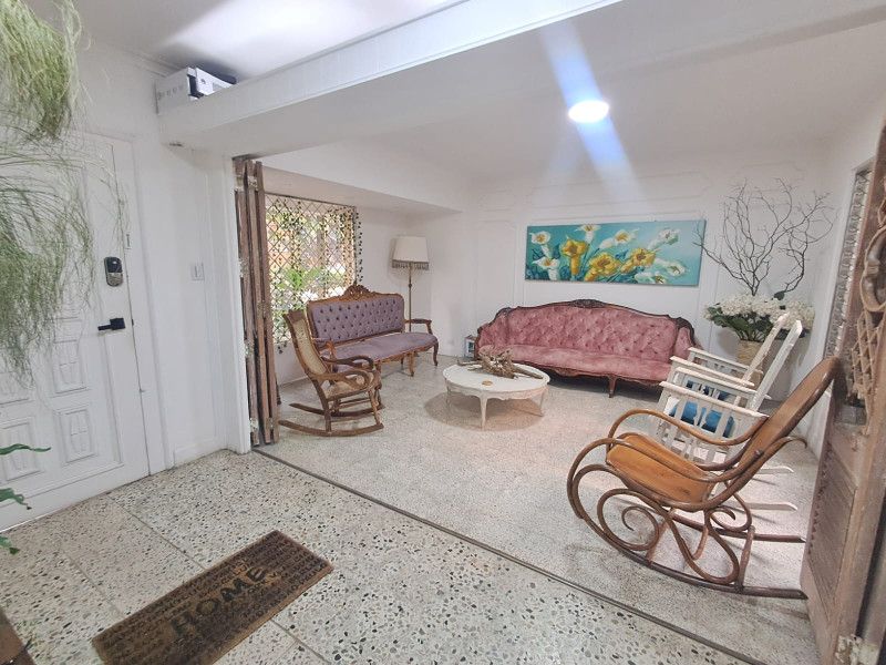 Casa en arriendo Antioquia Medellín Las Acacias 384 m2 Habitaciones 7 Baños 8 Garajes 2 Precio $16000000