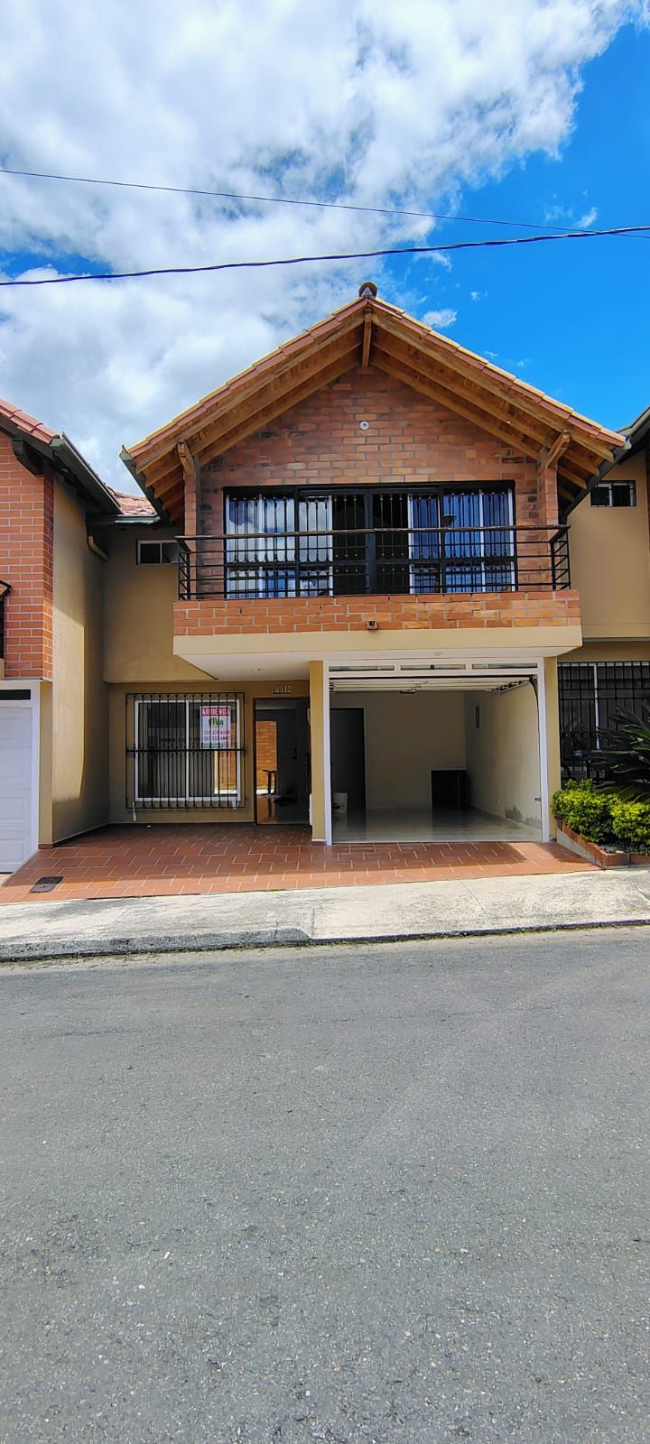 Casa en arriendo Antioquia Rionegro El Caney 160 m2 Habitaciones 3 Baños 3 Garajes 1 Precio $3500000