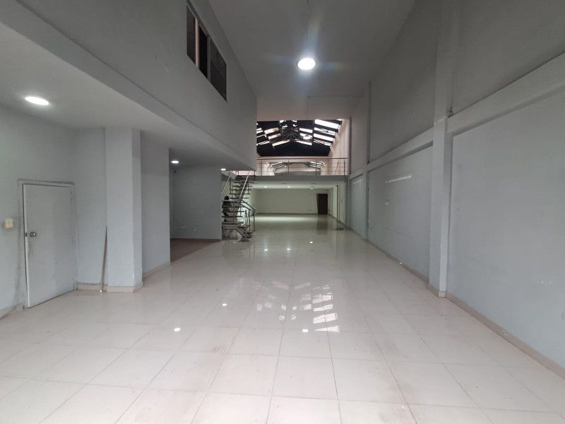 Local en arriendo Cundinamarca Bogotá Doce De Octubre 360 m2 Habitaciones 0 Baños 3 Garajes 0 Precio $14000000