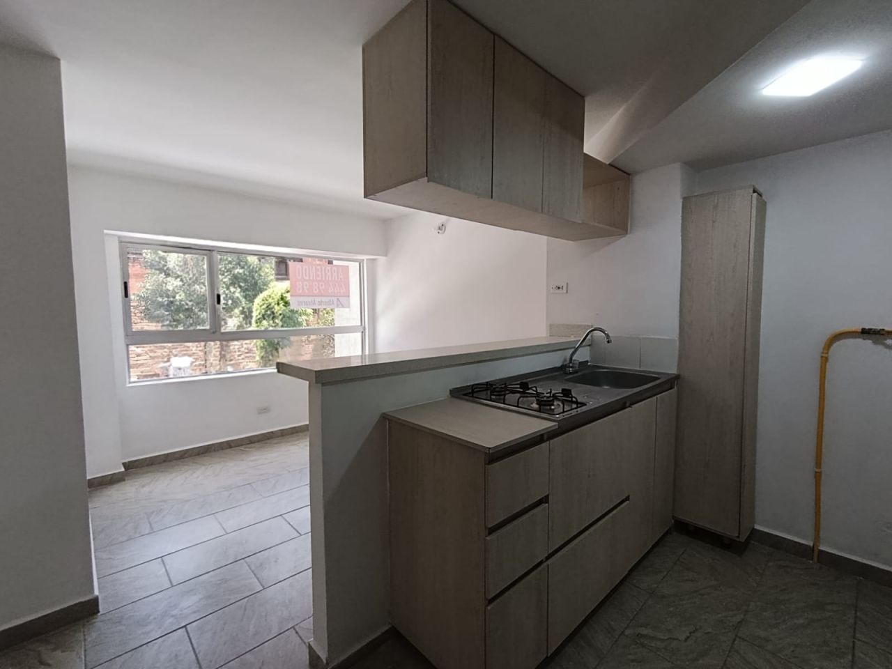 Apartaestudio en arriendo Antioquia Medellín Cristobal 40 m2 Habitaciones 2 Baños 1 Garajes 0 Precio $1900000