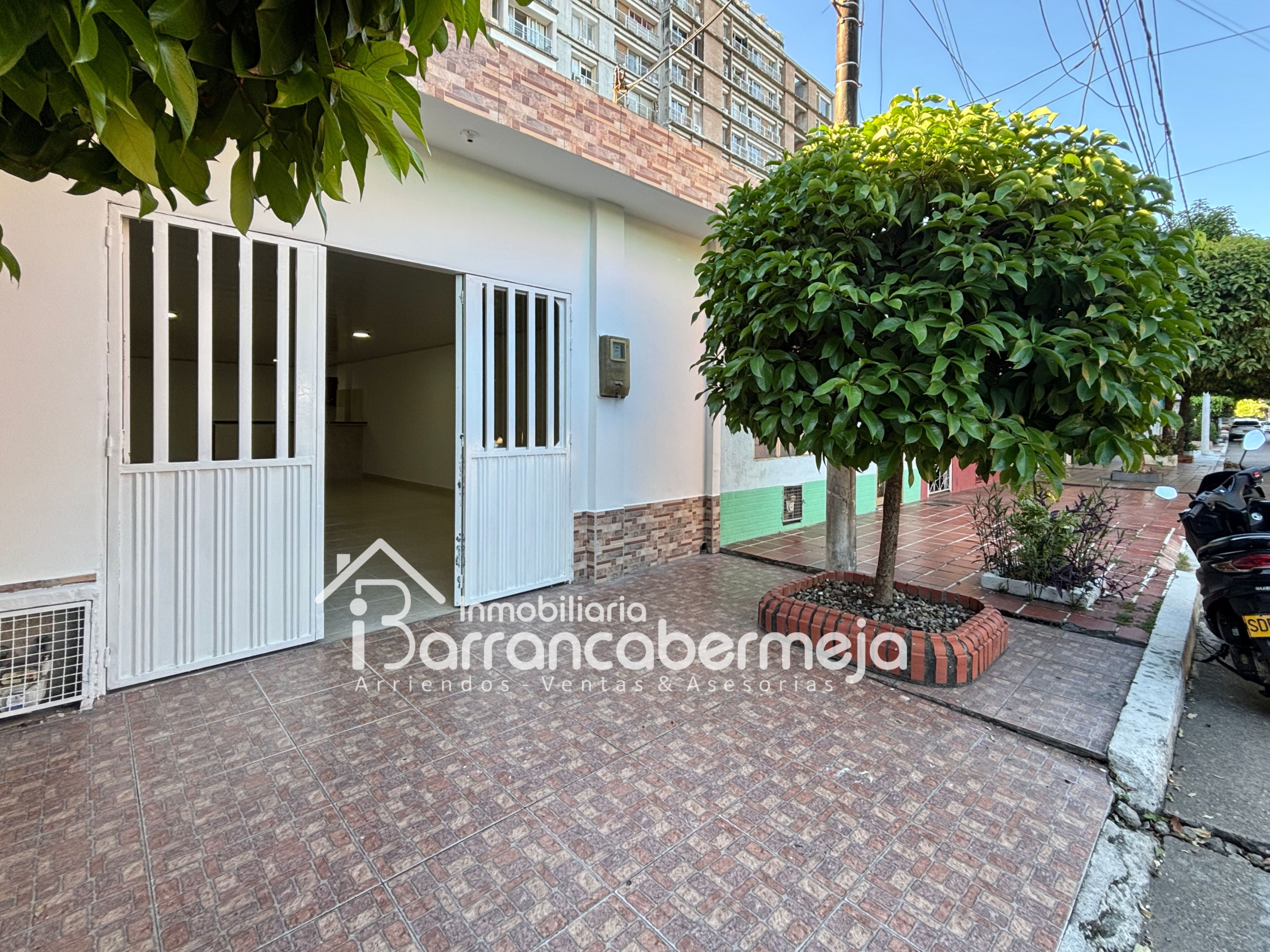 Casa en arriendo Santander Barrancabermeja Palmira 180 m2 Habitaciones 3 Baños 2 Garajes 1 Precio $1600000
