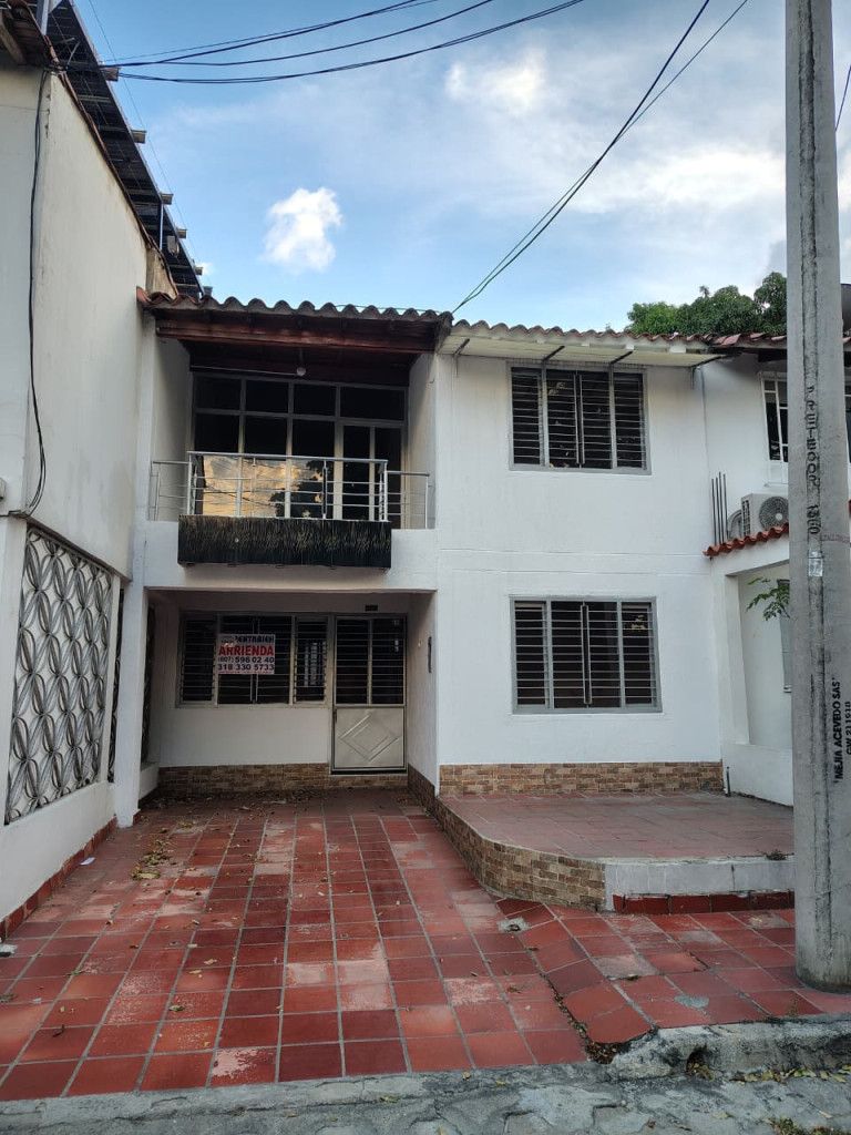 Casa en arriendo Norte De Santander Cúcuta La Alameda 160 m2 Habitaciones 4 Baños 2 Garajes 1 Precio $1050000