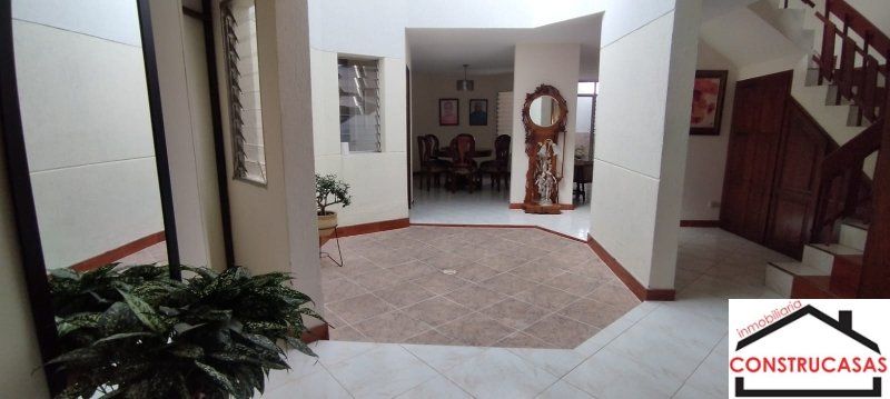 Casa en arriendo Antioquia Medellín La Castellana 340 m2 Habitaciones 5 Baños 4 Garajes 1 Precio $6500000
