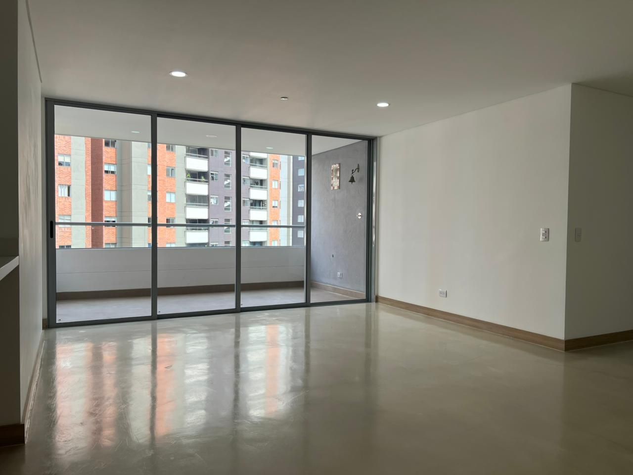 Apartamento en arriendo Antioquia Envigado La Abadia 130 m2 Habitaciones 3 Baños 4 Garajes 2 Precio $6450000