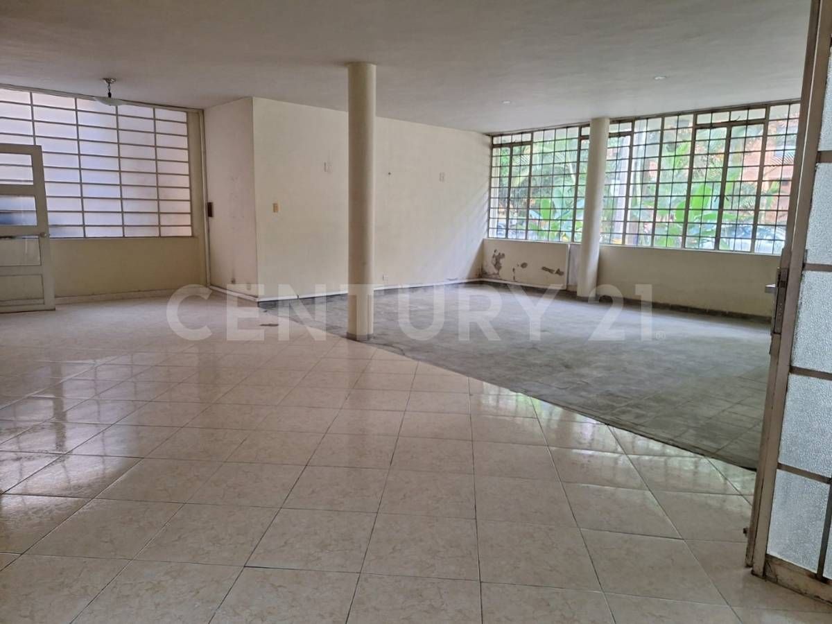 Local en arriendo Antioquia Medellín Laureles 400 m2 Habitaciones 0 Baños 2 Garajes 1 Precio $18000000