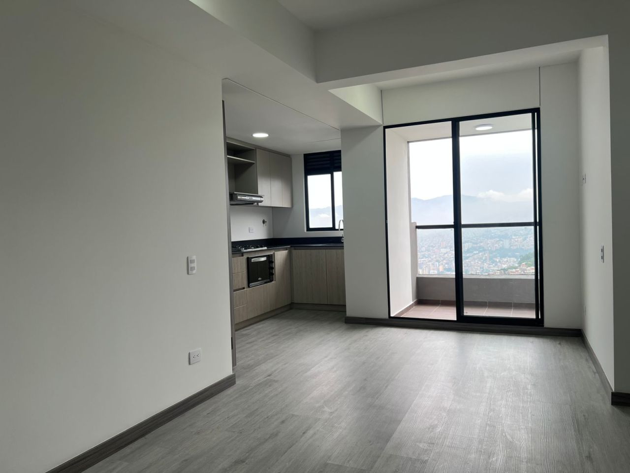 Apartamento en arriendo Antioquia Medellín Asomadera No 1 70 m2 Habitaciones 3 Baños 2 Garajes 1 Precio $4500000
