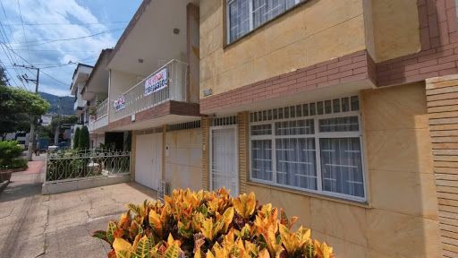 Casa en venta Santander Bucaramanga Campestre 330 m2 Habitaciones 6 Baños 3 Garajes 2 Precio $1800000000