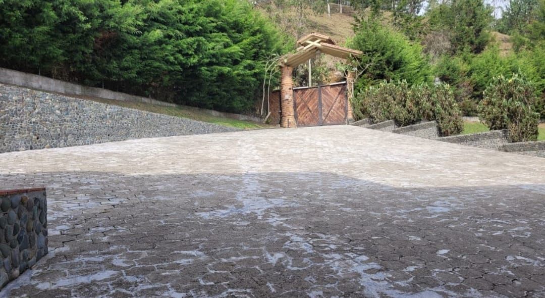 Finca en arriendo Antioquia El Retiro El Retiro 7000 m2 Habitaciones 3 Baños 3 Garajes 0 Precio $15000000