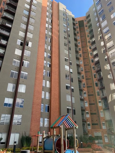 Apartamento en venta Cundinamarca Bogotá Pradera Norte 72 m2 Habitaciones 3 Baños 2 Garajes 1 Precio $440000000