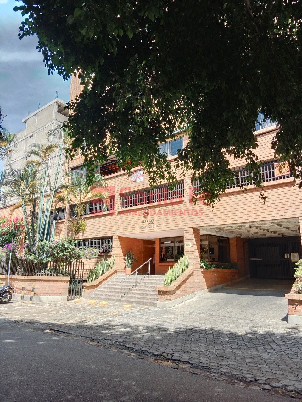 Apartamento en arriendo Antioquia Medellín Florida Nueva 80 m2 Habitaciones 3 Baños 2 Garajes 2 Precio $3500000