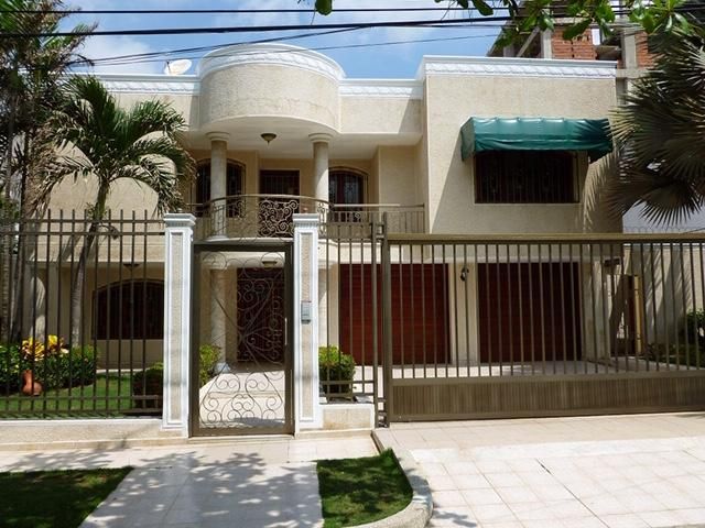 Casa en arriendo o venta Atlántico Barranquilla Villa Santos 360 m2 Habitaciones 4 Baños 4 Garajes 4 Precio venta $1370000000 Precio arriendo $5950000