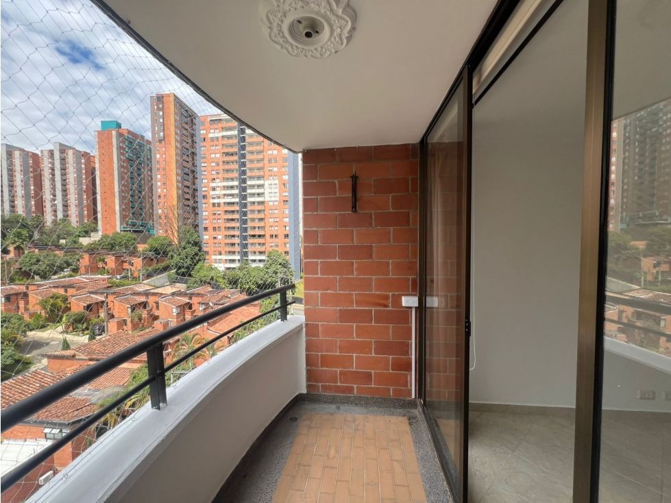 Apartamento en venta Antioquia Medellín Loma De Los Bernal 63 m2 Habitaciones 3 Baños 2 Garajes 1 Precio $480000000