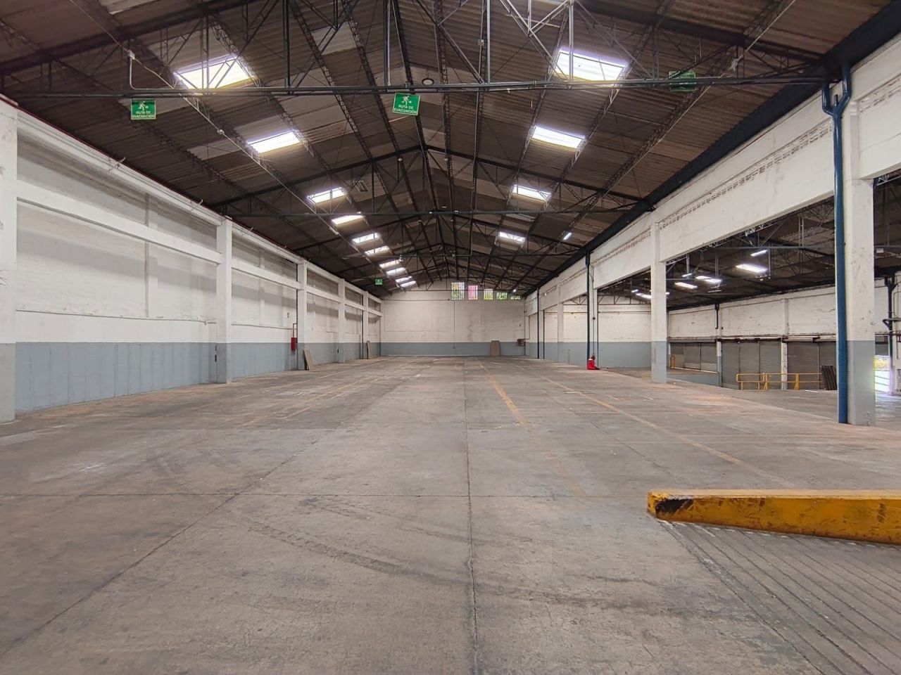 Bodega en venta Antioquia Sabaneta Restrepo Naranjo 3197 m2 Habitaciones 0 Baños 6 Garajes 6 Precio $16500000000