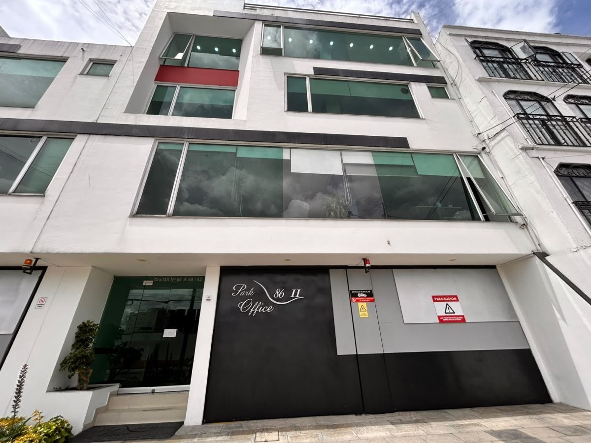 Oficina en arriendo Cundinamarca Bogotá La Cabrera 166 m2 Habitaciones 0 Baños 3 Garajes 4 Precio $9200000