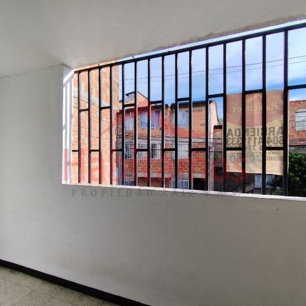 Apartamento en arriendo Antioquia Medellín Antonio Nariño 120 m2 Habitaciones 4 Baños 2 Garajes 0 Precio $2400000