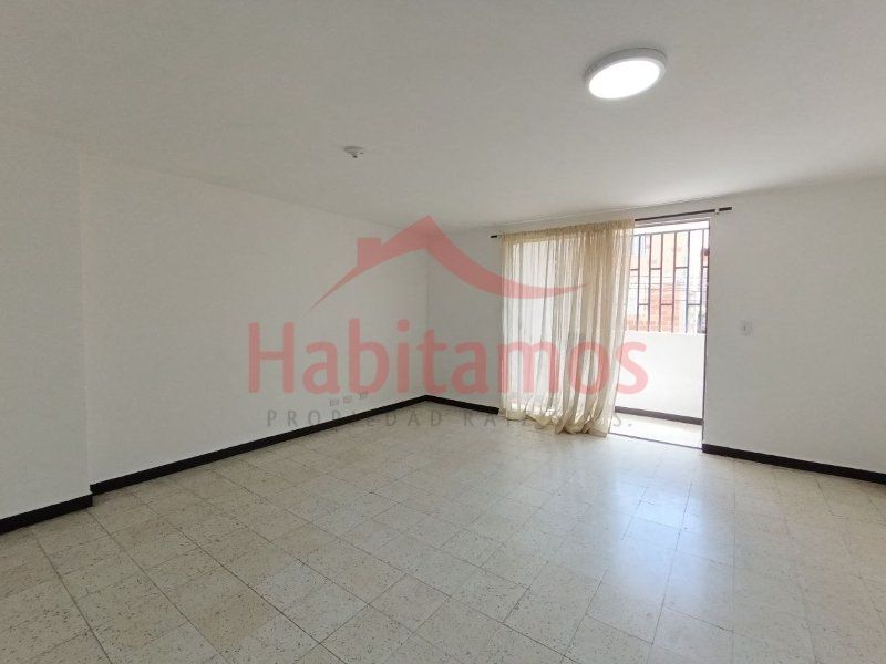 Apartamento en arriendo Antioquia Medellín Antonio Nariño 120 m2 Habitaciones 4 Baños 2 Garajes 0 Precio $2400000