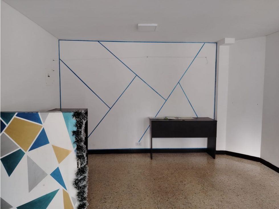 Oficina en arriendo Caldas Manizales Versalles 32 m2 Habitaciones 0 Baños 1 Garajes 0 Precio $850000