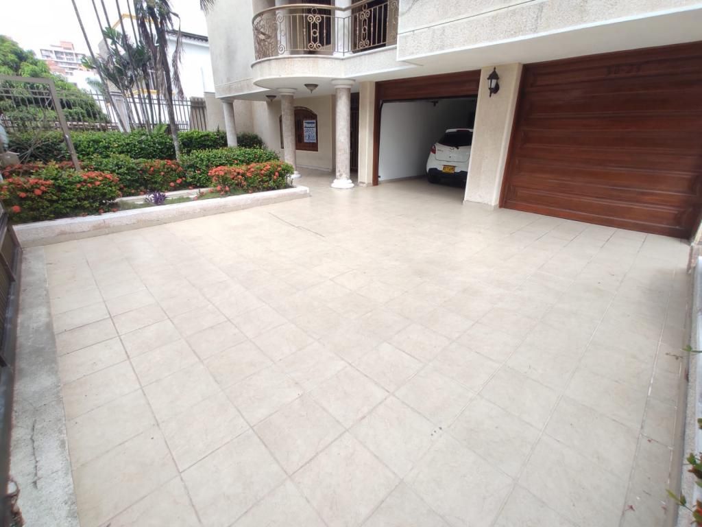 Casa en venta Atlántico Barranquilla Villa Santos 290 m2 Habitaciones 4 Baños 5 Garajes 4 Precio $1370000000