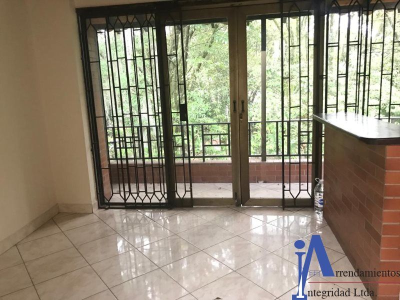 Apartamento en arriendo Antioquia Medellín La Gloria 70 m2 Habitaciones 3 Baños 2 Garajes 0 Precio $2250000