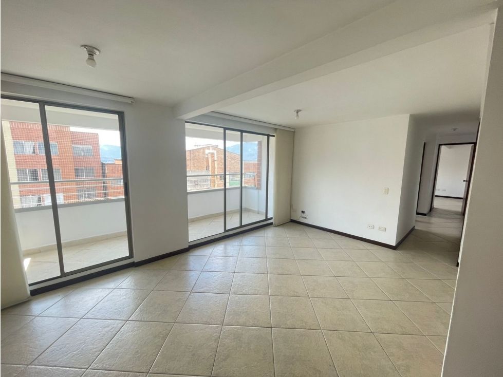 Apartamento en arriendo Antioquia Medellín La Candelaria 100 m2 Habitaciones 3 Baños 2 Garajes 2 Precio $4800000