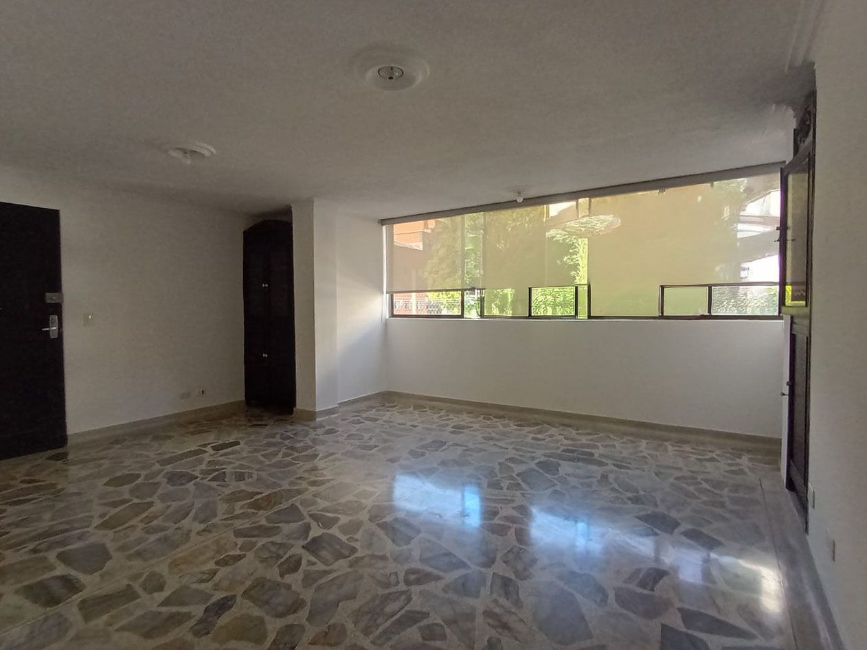 Apartamento en arriendo Antioquia Medellín Laureles 82 m2 Habitaciones 2 Baños 2 Garajes 1 Precio $3300000