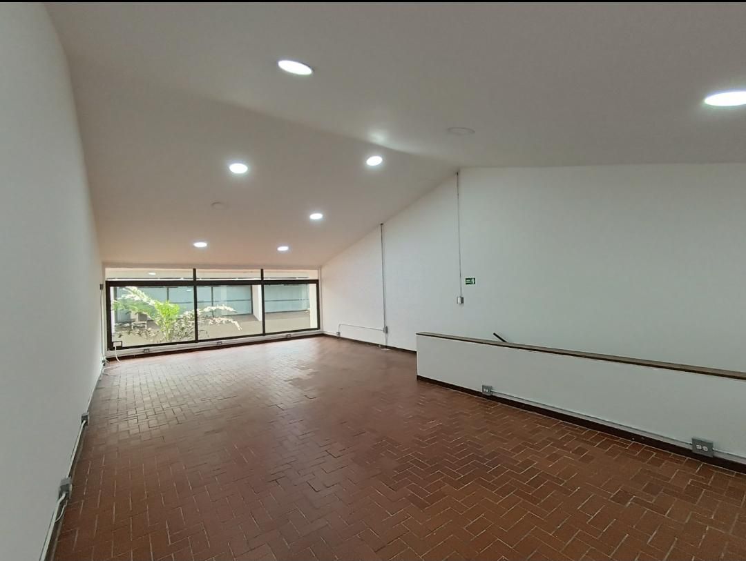 Local en arriendo Antioquia Itagüí La Esmeralda 149 m2 Habitaciones 0 Baños 1 Garajes 1 Precio $8195000