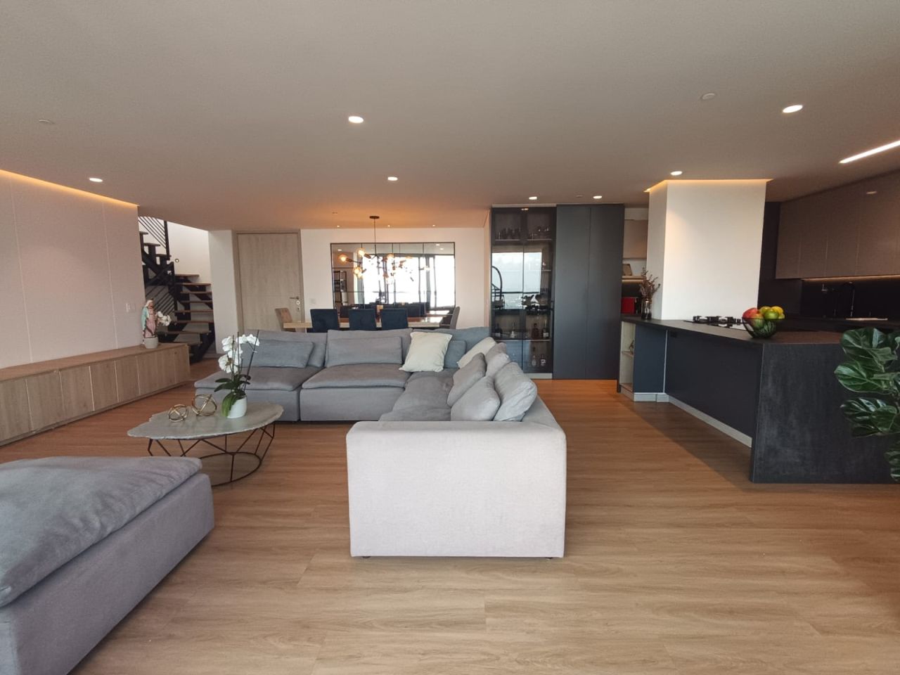 Apartamento en arriendo Antioquia Envigado La Inmaculada 291 m2 Habitaciones 3 Baños 5 Garajes 2 Precio $16000000